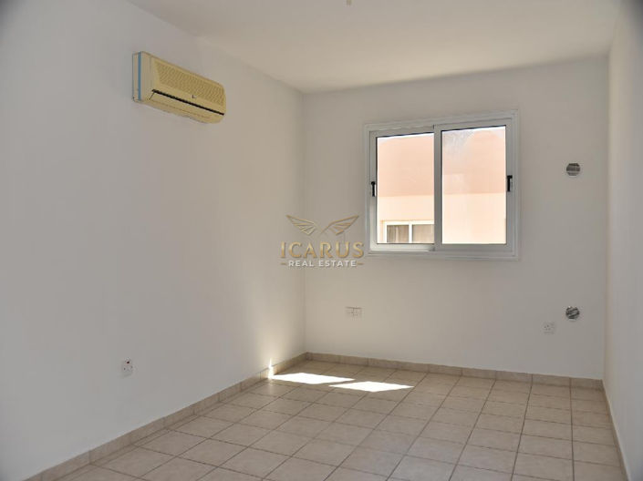 Image No.9-2 Bed House for sale