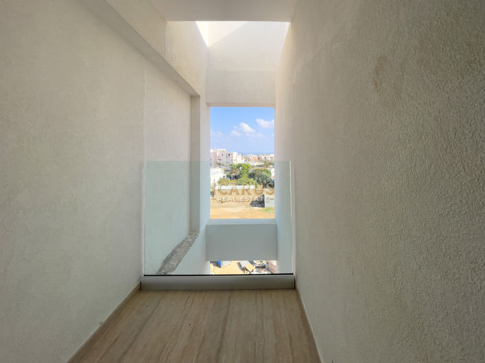 Image No.20-3 Bed Apartment for sale