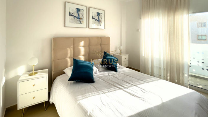 Image No.5-2 Bed House for sale