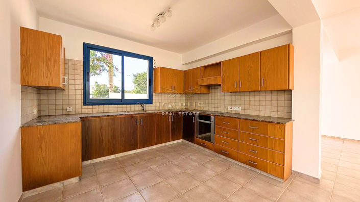 Image No.10-3 Bed House for sale