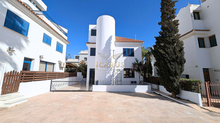 Image No.2-3 Bed House for sale