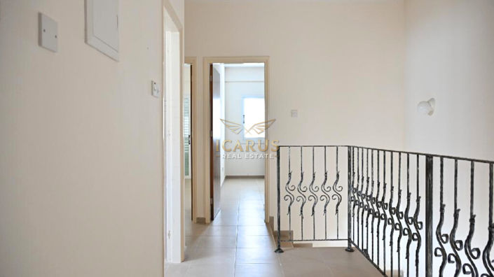 Image No.10-3 Bed House for sale