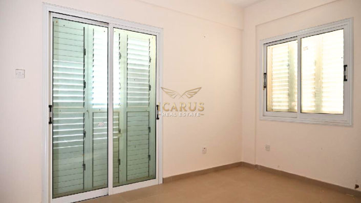 Image No.12-3 Bed House for sale