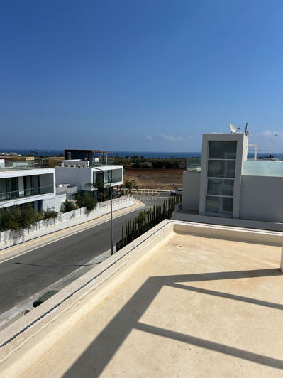 Image No.15-3 Bed House for sale