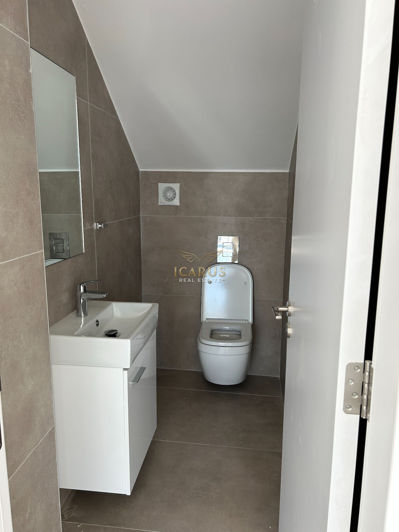 Image No.7-3 Bed House for sale