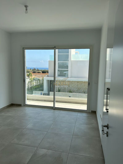 Image No.9-3 Bed House for sale