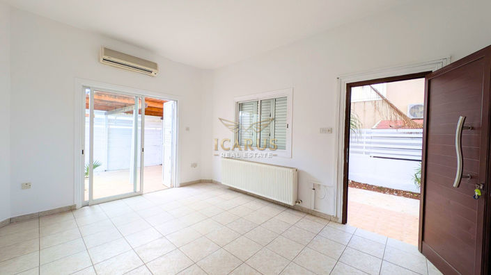 Image No.10-3 Bed House for sale