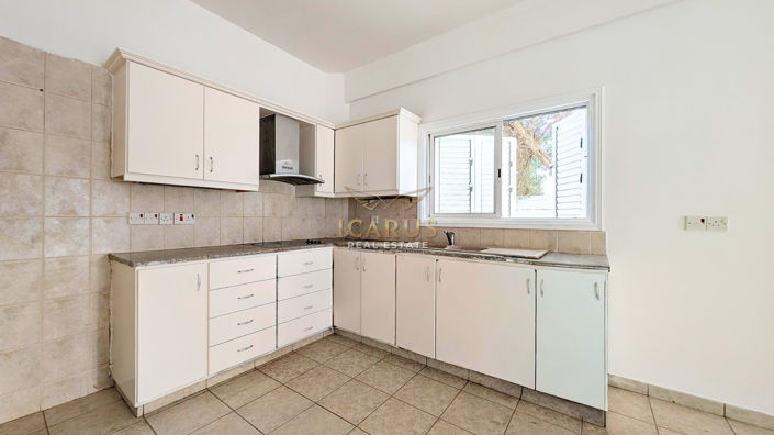 Image No.12-3 Bed House for sale