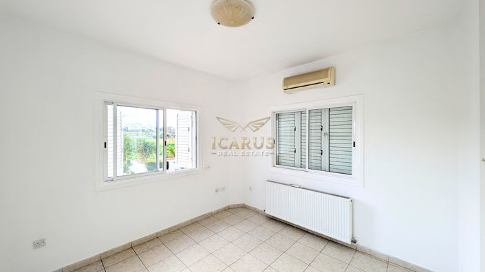 Image No.19-3 Bed House for sale