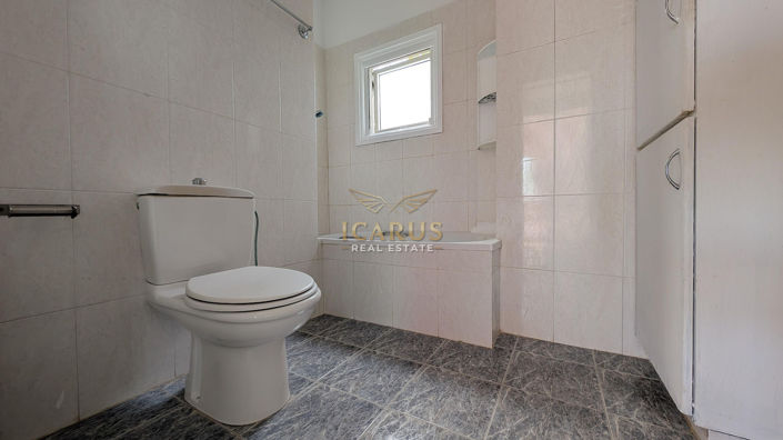 Image No.20-3 Bed House for sale