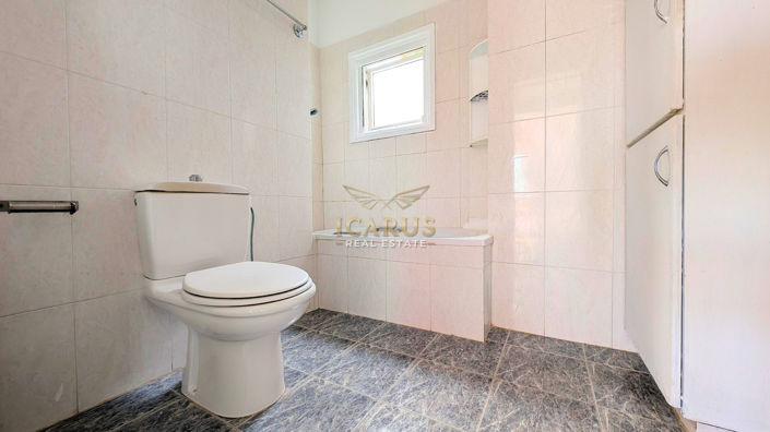 Image No.20-3 Bed House for sale