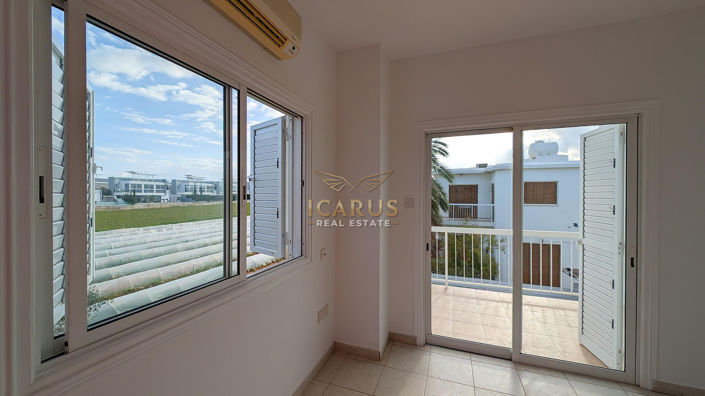 Image No.26-3 Bed House for sale