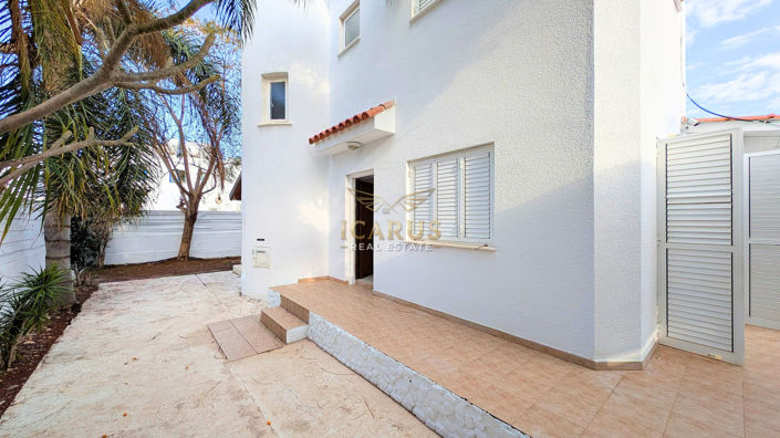 Image No.8-3 Bed House for sale