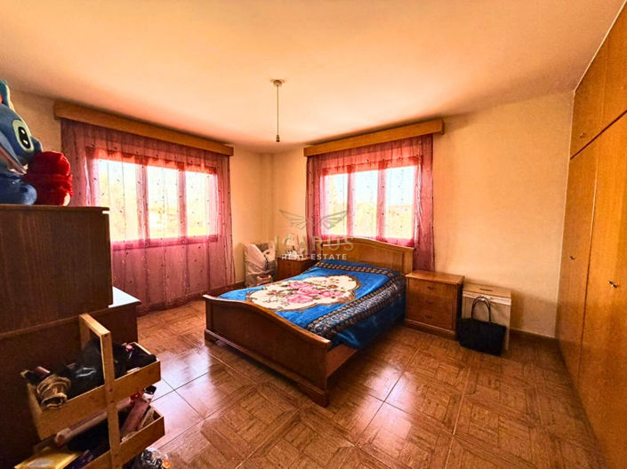 Image No.14-3 Bed House for sale