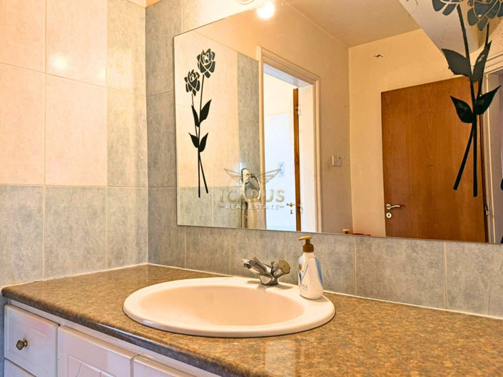 Image No.17-3 Bed House for sale