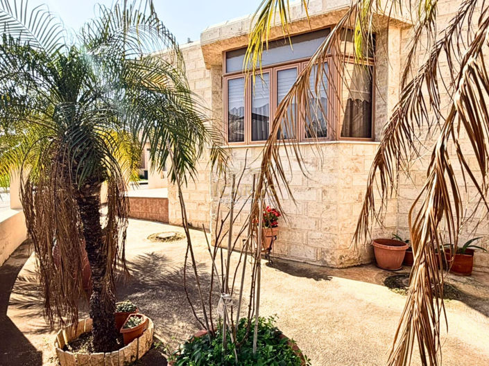 Image No.2-3 Bed House for sale