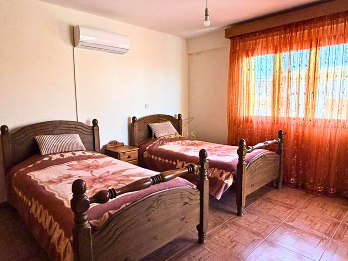 Image No.20-3 Bed House for sale