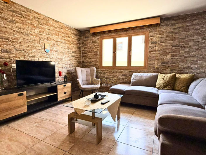 Image No.21-3 Bed House for sale