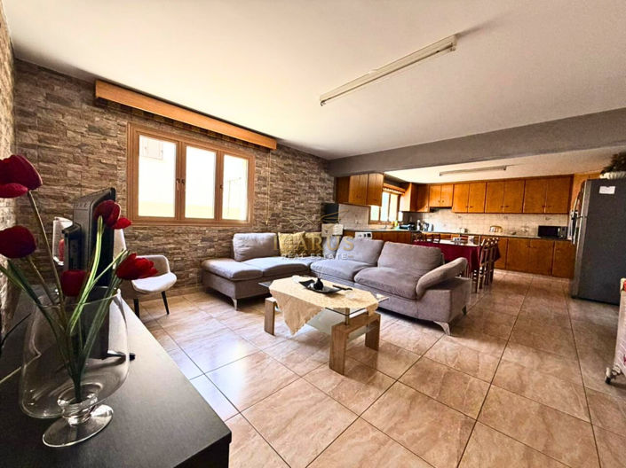 Image No.24-3 Bed House for sale