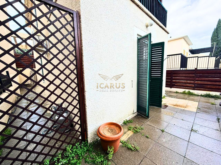 Image No.5-2 Bed House for sale