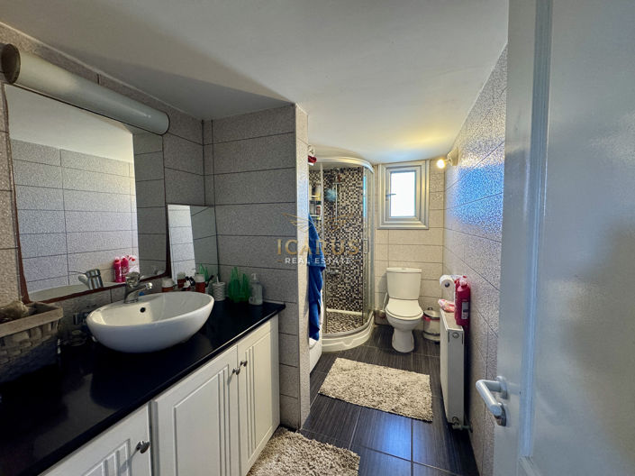 Image No.8-3 Bed House for sale