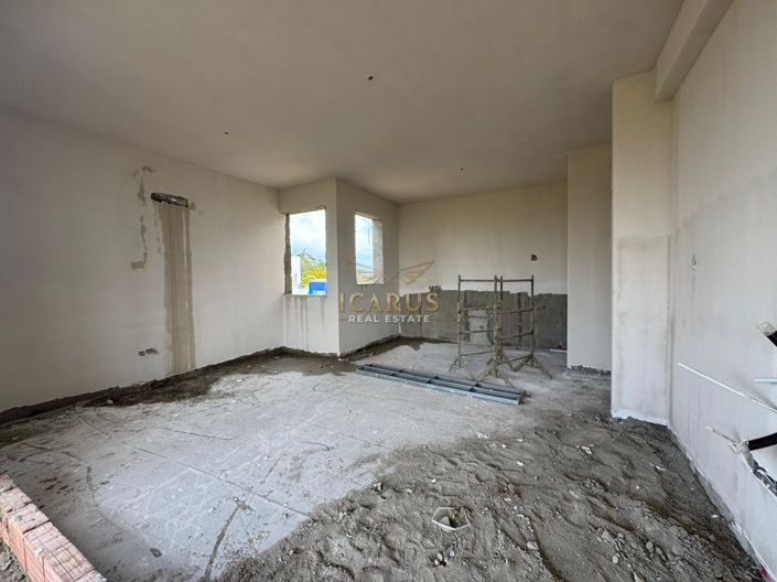 Image No.2-Maison de 3 chambres à vendre à Deryneia