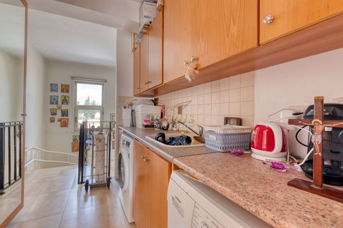 Image No.12-2 Bed House for sale