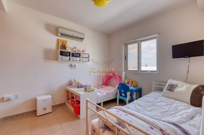 Image No.17-2 Bed House for sale
