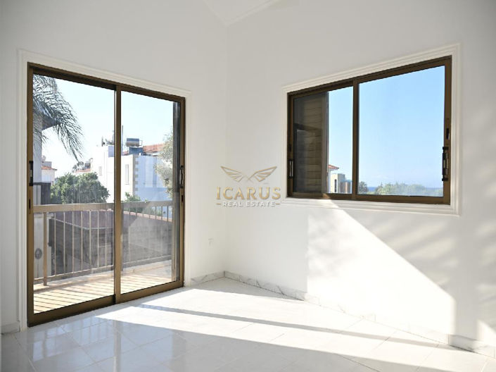 Image No.17-4 Bed House for sale