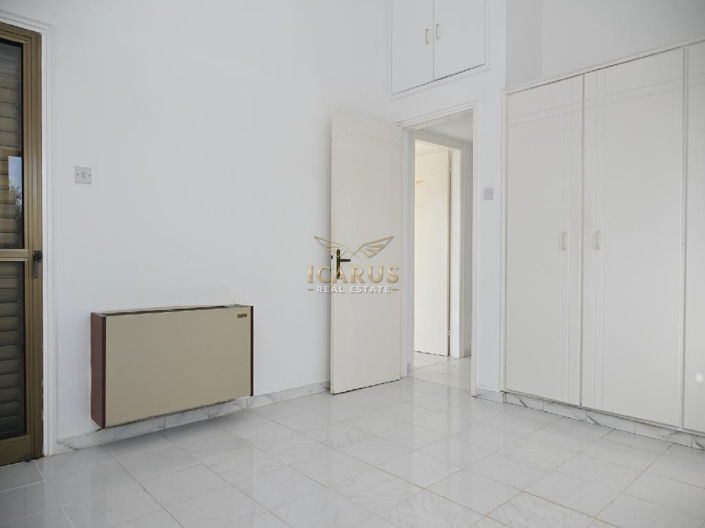 Image No.18-4 Bed House for sale