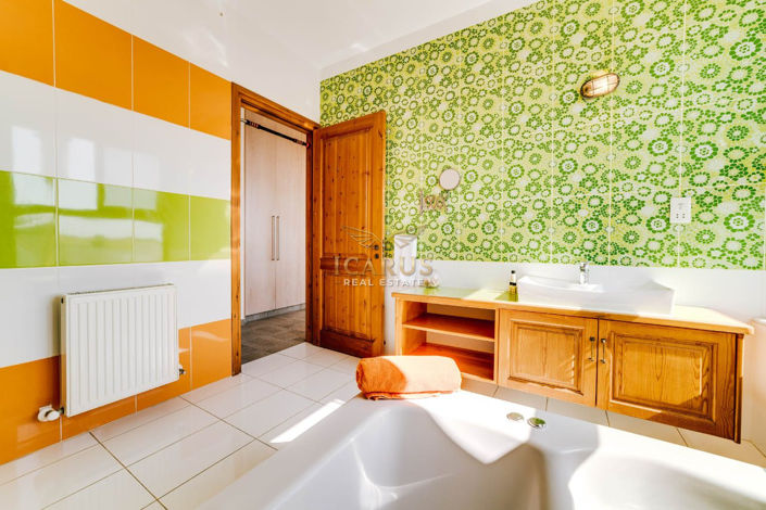 Image No.16-4 Bed House for sale