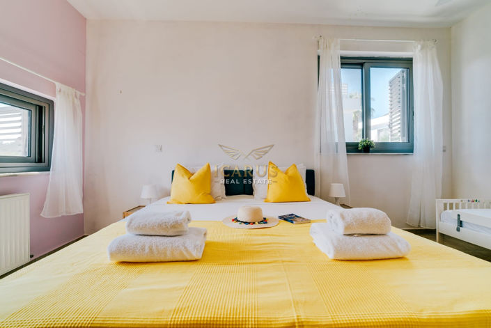 Image No.24-4 Bed House for sale