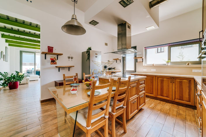 Image No.27-4 Bed House for sale