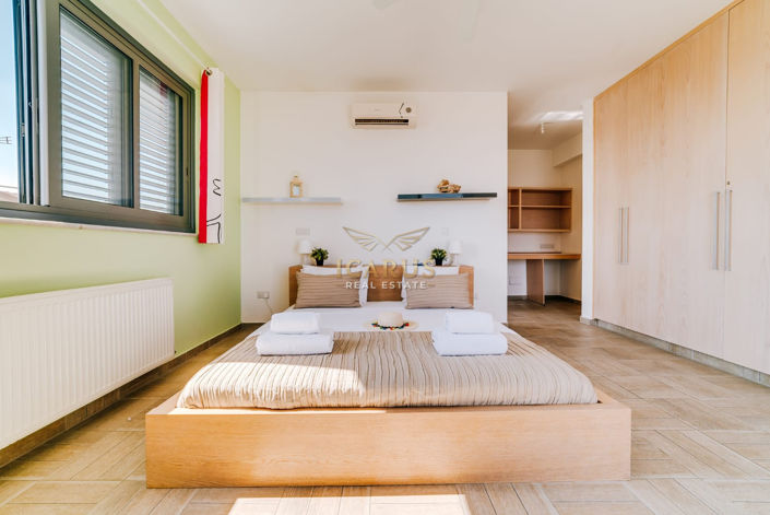 Image No.29-4 Bed House for sale