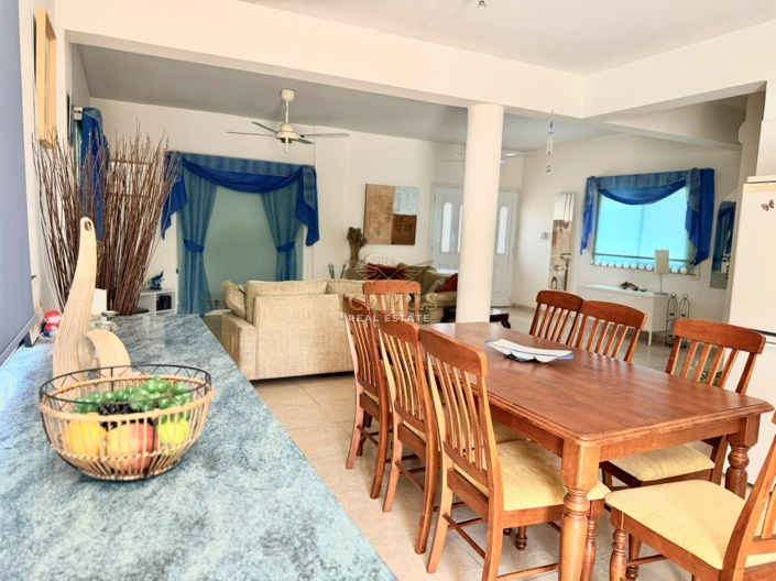 Image No.10-4 Bed House for sale