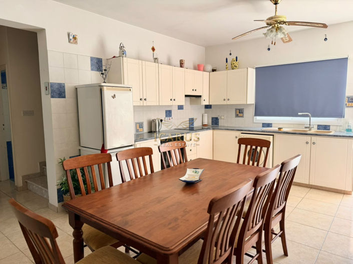 Image No.11-4 Bed House for sale