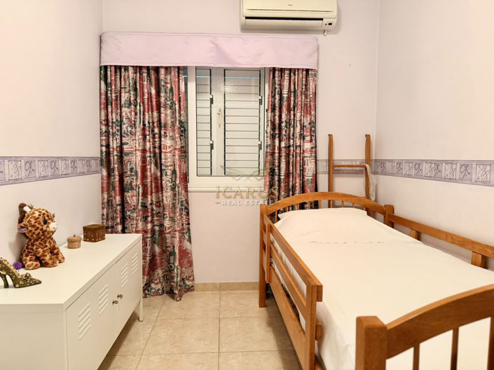 Image No.16-4 Bed House for sale