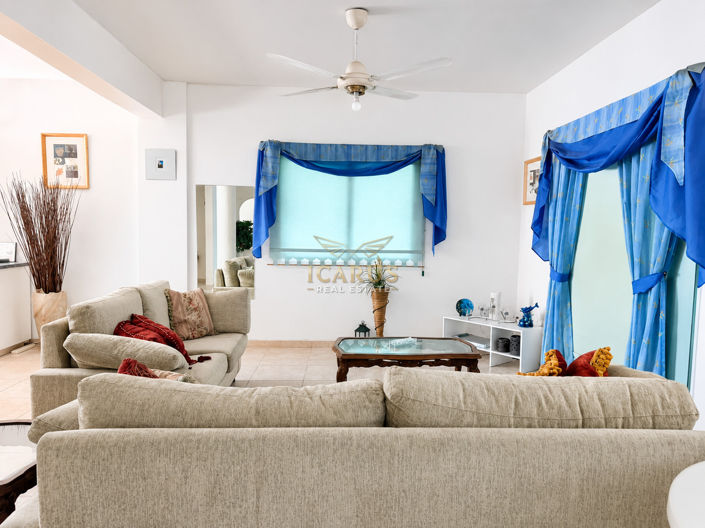Image No.18-4 Bed House for sale