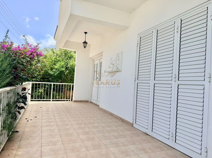 Image No.22-4 Bed House for sale