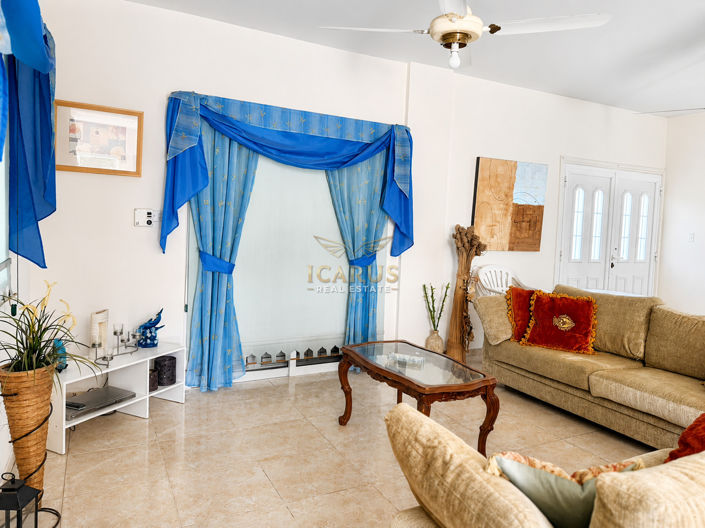 Image No.3-4 Bed House for sale