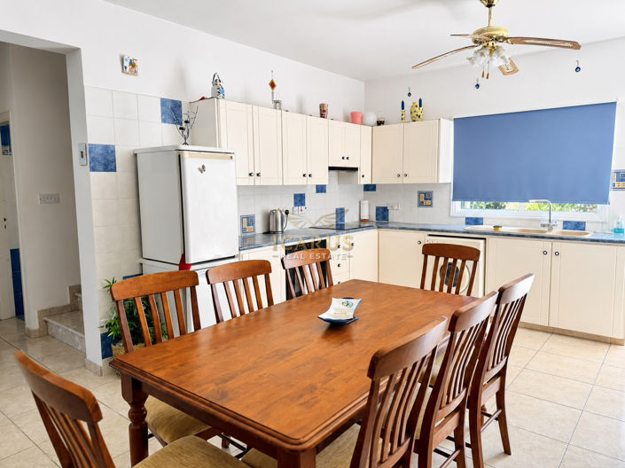 Image No.5-4 Bed House for sale