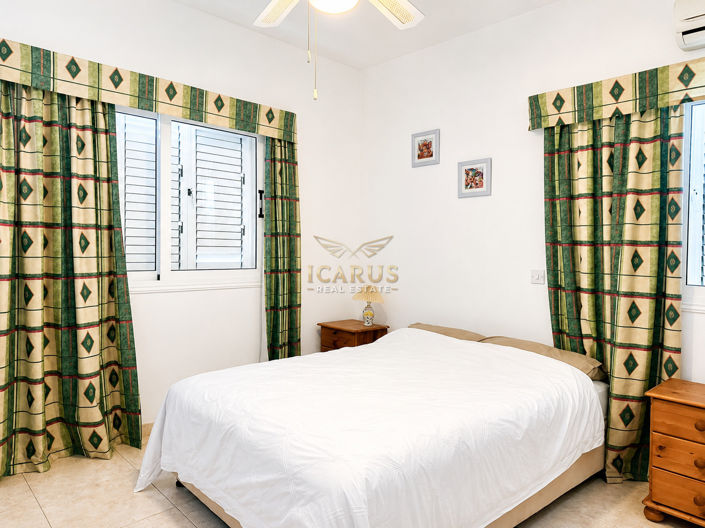 Image No.8-4 Bed House for sale