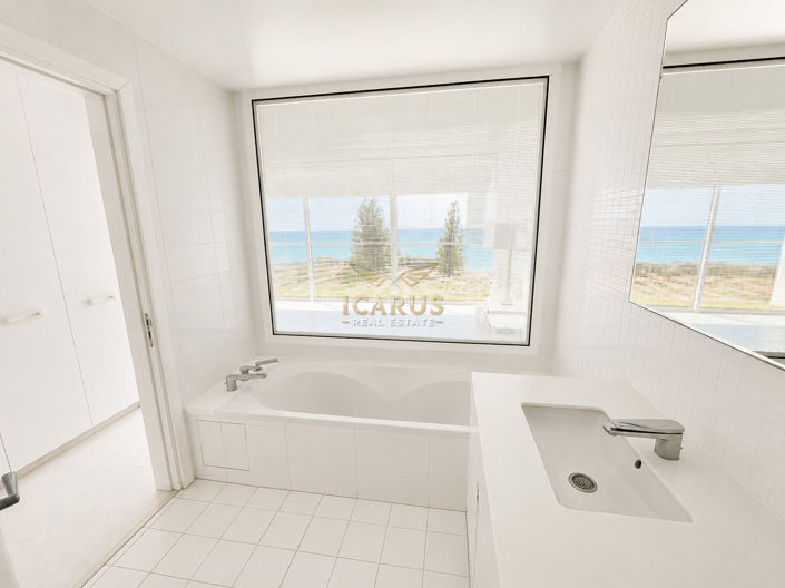 Image No.6-5 Bed House for sale