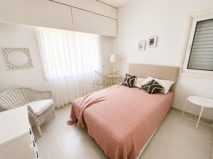 Image No.7-5 Bed House for sale