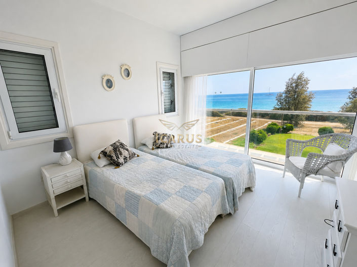 Image No.8-5 Bed House for sale