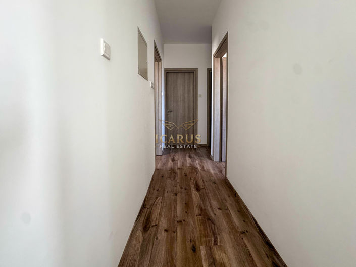 Image No.17-5 Bed House for sale