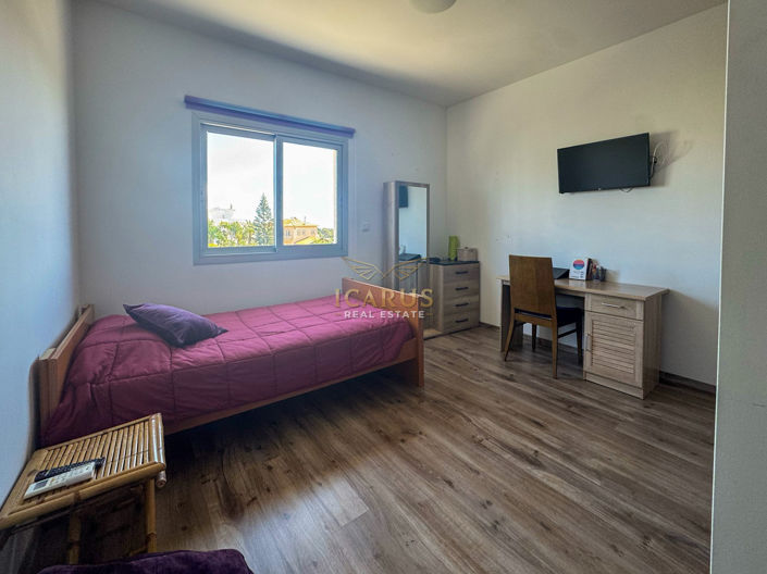 Image No.23-5 Bed House for sale