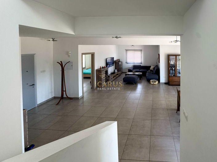 Image No.3-5 Bed House for sale