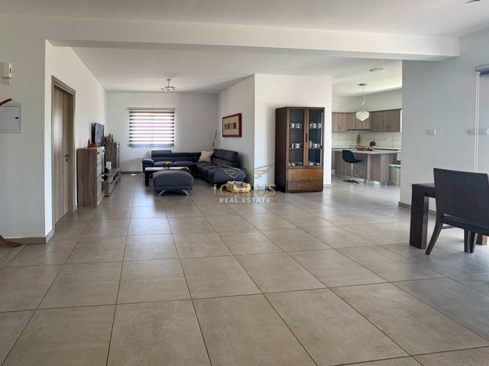Image No.4-5 Bed House for sale