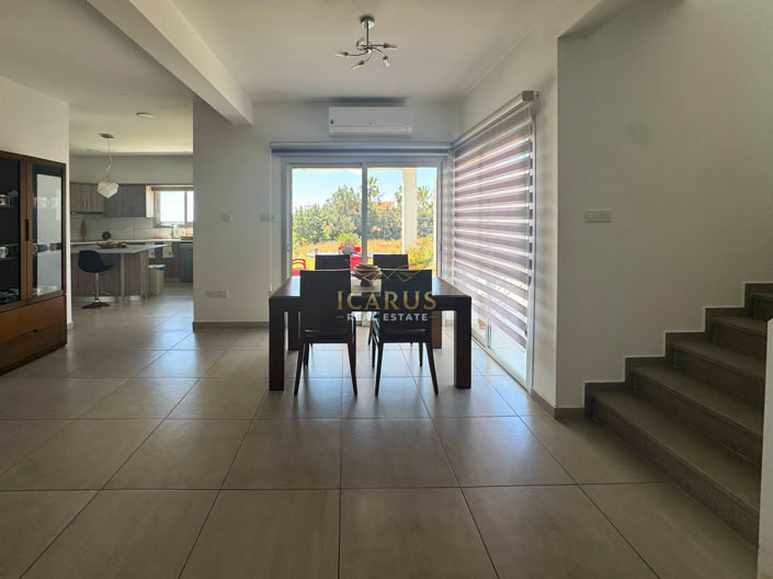 Image No.7-5 Bed House for sale